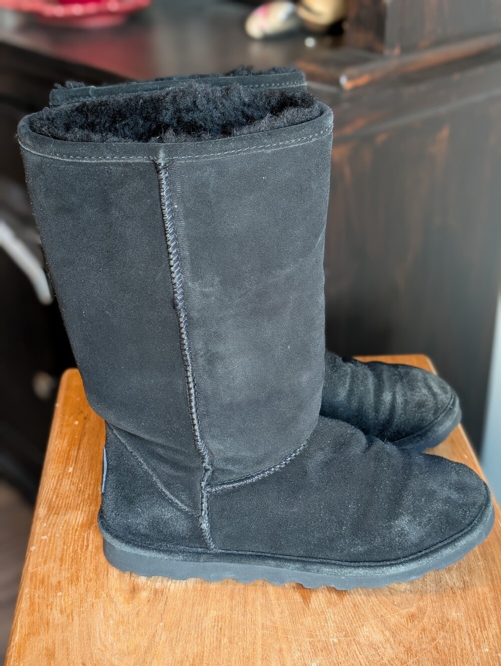 Black Shearling-Lined Men’s Winter Boots